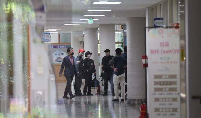 "청주 고교 흉기난동, 교실 비상벨 있었지만 울리진 않아"
