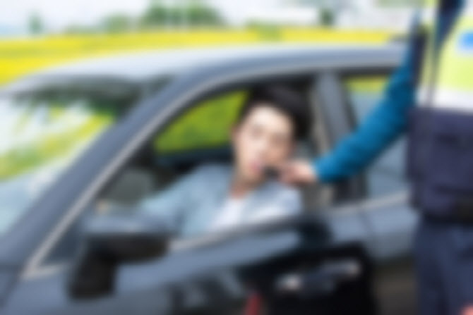 경찰관 매단채 도주 후 술집에? '술타기 의심' 운전자 체포