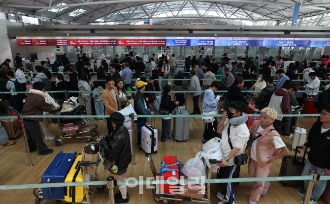 [포토]여행객들로 북적이는 인천국제공항