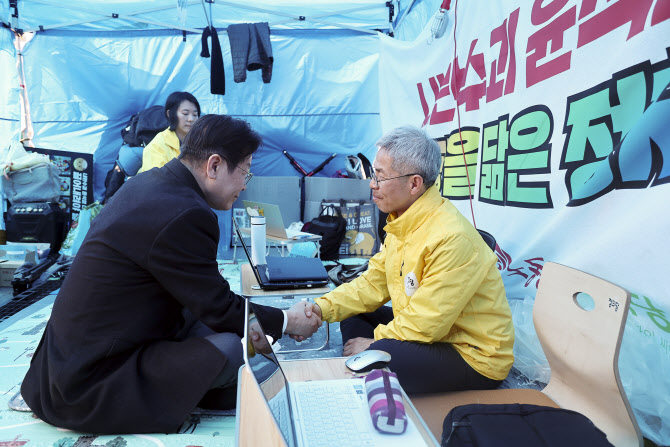 권영국 정의당 대표, 연대회의사 대선후보로 선출
