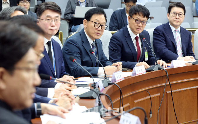 [포토]국민의힘-SK텔레콤 긴급 간담회, '발언하는 류정환 부사장'