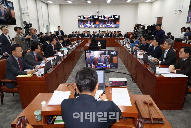 최상목 탄핵안, 민주당 주도로 법사위 통과(상보)