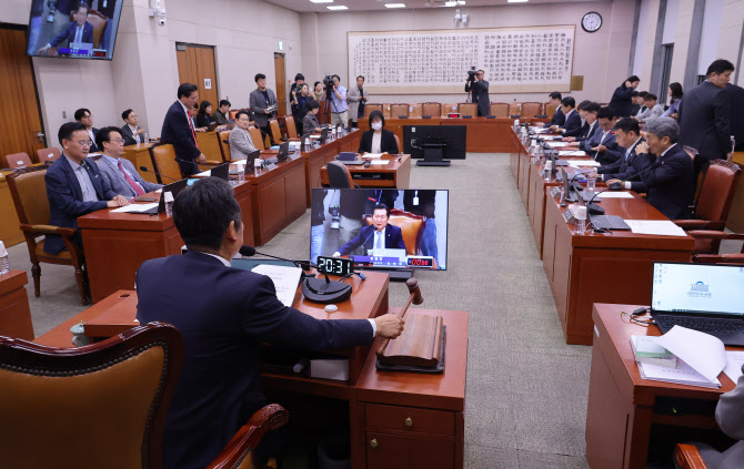 최상목 탄핵안 법사위 통과…민주, 오늘 본회의 표결 추진