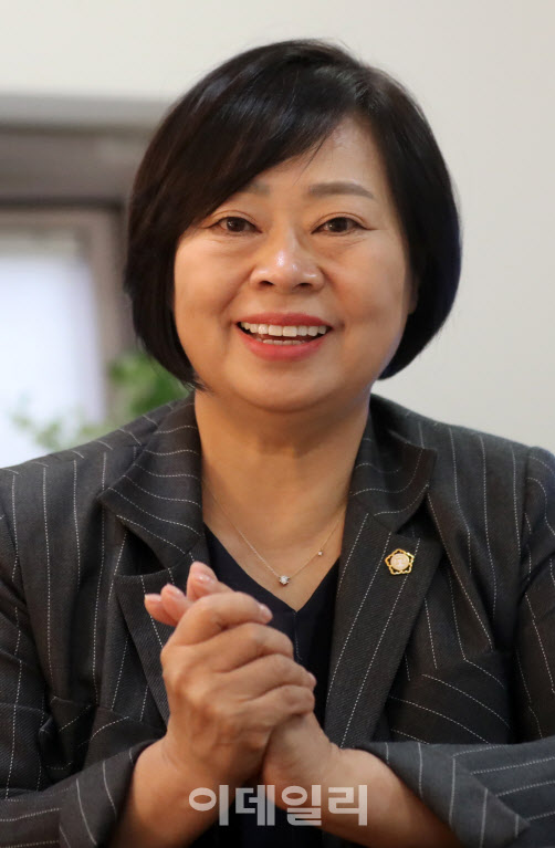 "피 흘려야 바뀌는 법…우리 아이 살아있을 때 지켜야"