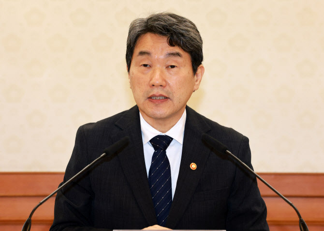 이주호 대행 “정부 각 부처, 위기관리·업무수행 매진” 당부