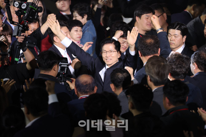 [속보]김문수 “윤석열 전 대통령 출당, 생각하거나 논의한 적 없어”