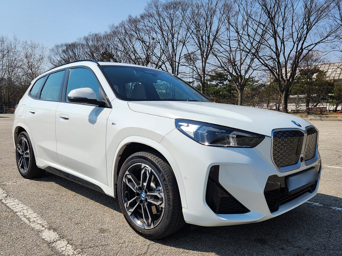 장점만 쏙쏙…BMW iX1이 주는 전동화 만족감[타봤어요]
