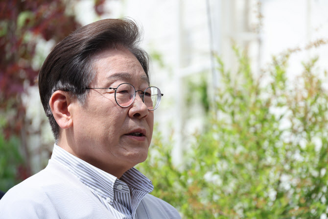 이재명, 경제 5단체장 만나 경제문제 논의