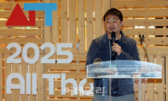 [포토]2025 올댓트래블에서 강연하는 이용규 트래블레이블 대표