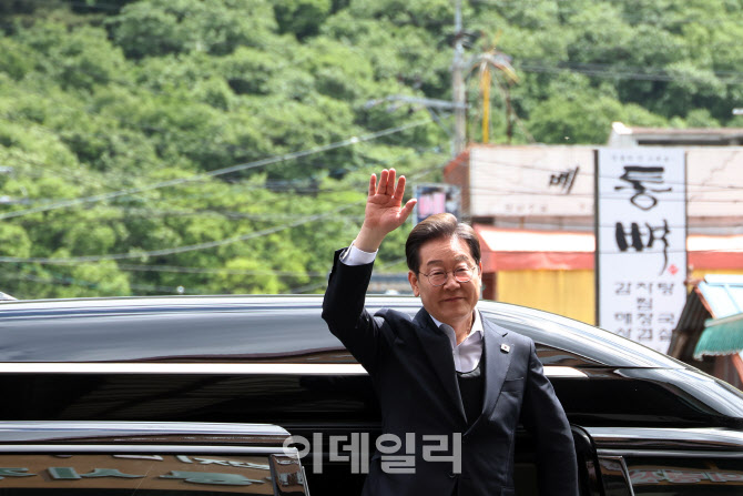 김장하 만난 이재명, 문형배 언급하며 “훌륭한 제자 두셨다”