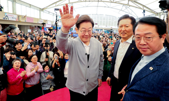 민주당 "이재명 후보와 진짜 대한민국 열자"
