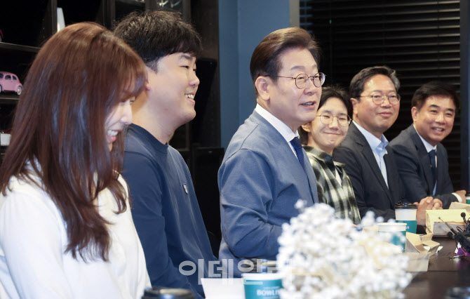 [포토]이재명 더불어민주당 대선 후보,판교 IT개발자 2030 직장인들과 간담회