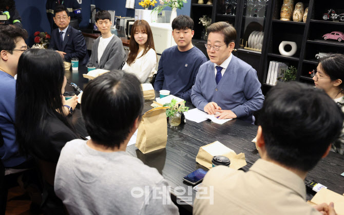 [포토]이재명 대선후보, 판교 IT 직장인들과 간담회