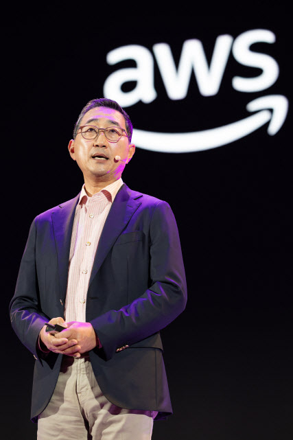 만화 캐릭터·골프 코치까지…AWS, '생성형 AI' 체험무대 연다