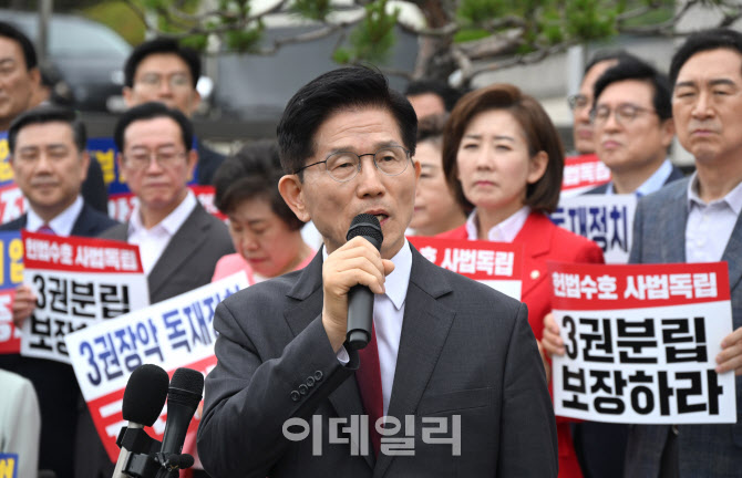 [포토]김문수 후보, 사법부 수호 및 더불어민주당 규탄대회 발언