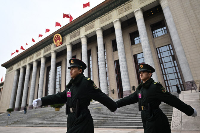“드론전·로봇전 준비하나”…中, 전문인재 육성 軍사관학교 신설