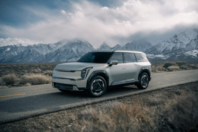 존재감 커진 기아 EV9…글로벌 전동화 SUV 시장서 전방위 호평