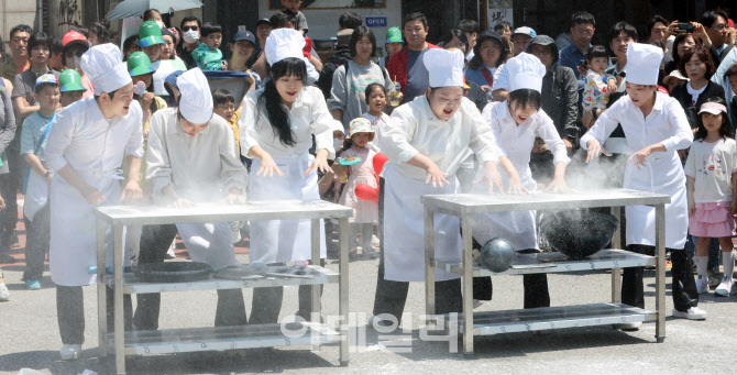 [포토]제17회 성북세계음식축제 누리마실 시작합니다