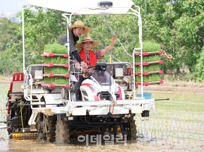 [포토]이양기 모는 김문수 국민의힘 대선후보
