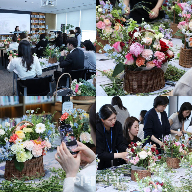 [포토]'가정의 달' 꽃바구니 만드는 법무법인 율촌 구성원들
