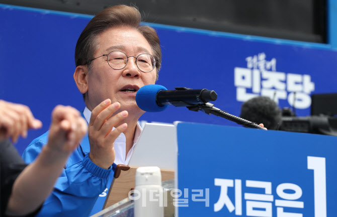 李, 제주서“세 번째 4·3 청산” 강조…‘기본사회委’ 설치 약속