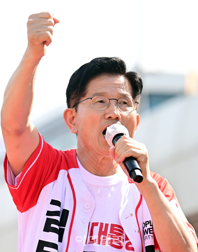 [포토]오산에서 지지 호소하는 김문수