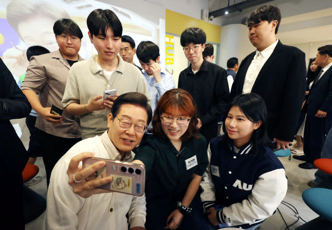 이재명 "연금개혁 비판은 갈라치기…R&D예산, 복구 넘어 늘려야"