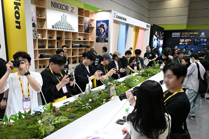 [포토] 니콘 KOBA 2025 부스, 5천명 관람