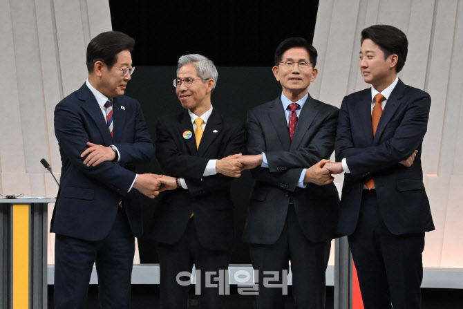 [포토]이재명-권영국-김문수-이준석, '대선 마지막 TV토론회'