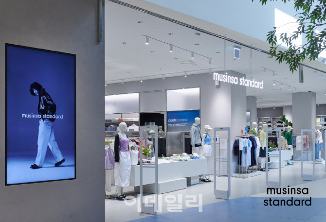 무신사 스탠다드, 갤러리아 타임월드점 신규 개점