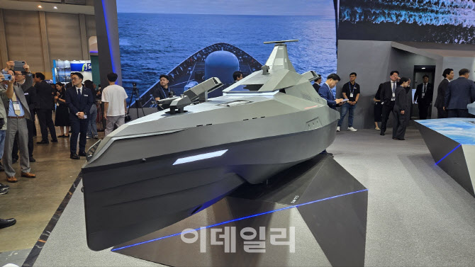 LIG넥스원, 강력한 탐색능력과 무장 앞세워 한국형 무인함대 구현