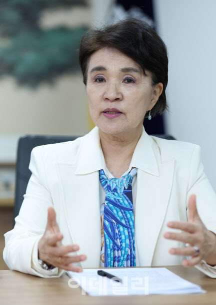 강금실 "사법개혁, 대통령 직속기구서 장기과제로 논의"