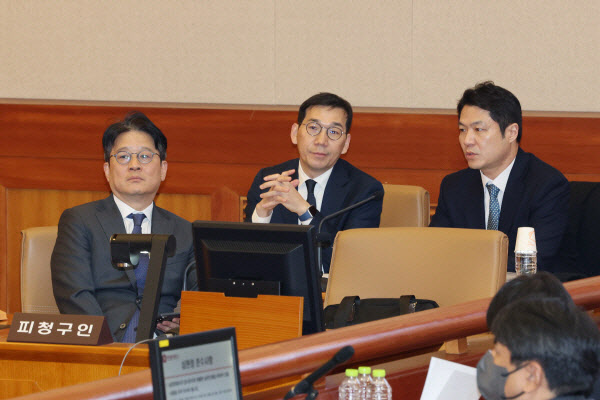 [속보]이창수 중앙지검장·조상원 차장검사, 3일자 사표 수리