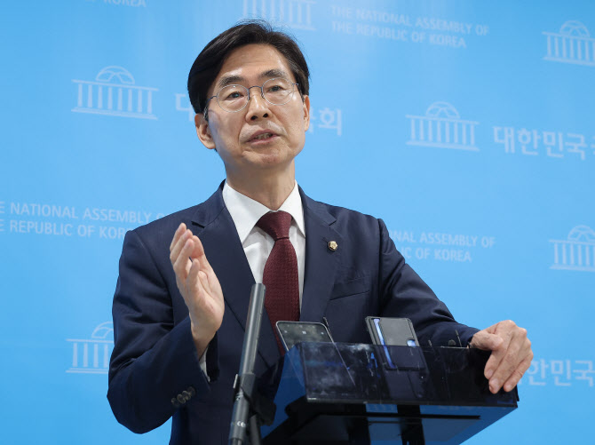 국민의힘 조경태 “지도부 총사퇴가 깔끔…조기 전당대회 열어야”