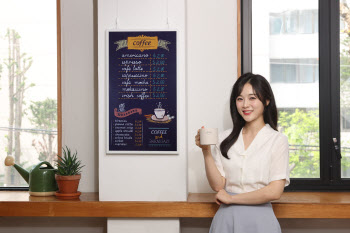 삼성전자, 초저전력 디지털 광고판 '삼성 컬러 이페이퍼' 출시