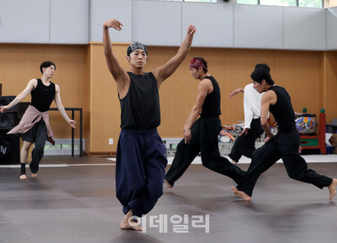 [포토] 국립무용단 '파이브 바이브' 시연회