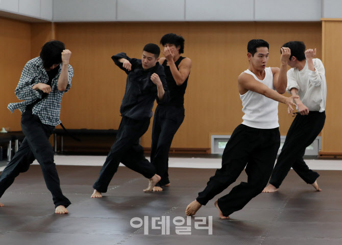 [포토] 국립무용단 '파이브 바이브' 기자 시연회