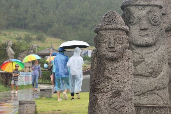 충청·남부지방에 비…제주 산지에 최대 200㎜[내일날씨]
