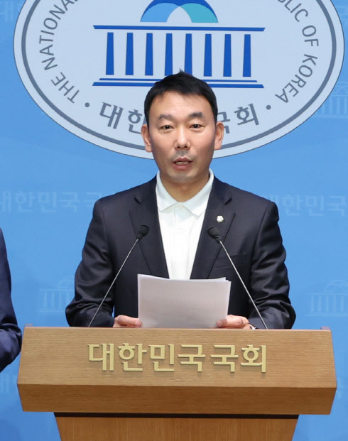 與김용민, 오광수 논란에 사과…"국민 눈높이 안 맞아"