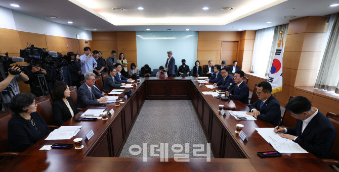 [포토] 총리 준비사무실에서 열린 경청 간담회