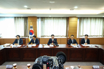 김민석 “尹정부 자율규제 실패”…배달앱 수수료 ‘정조준’?