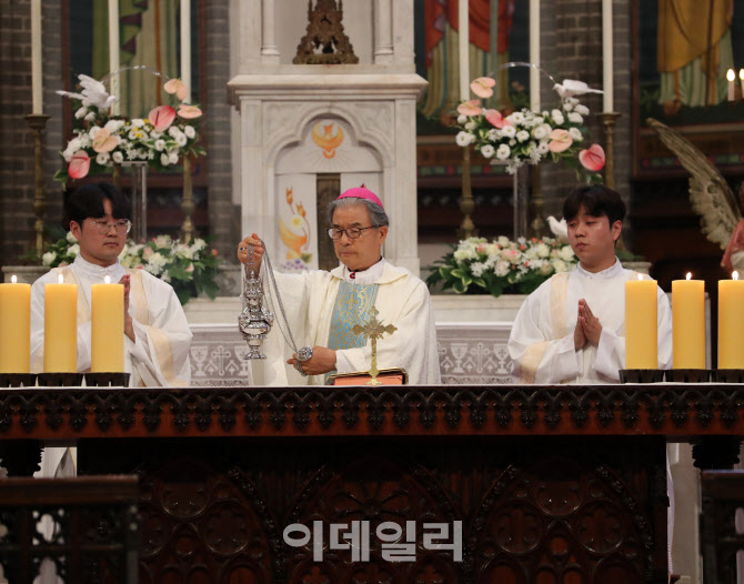 [포토] 명동성당, 교황 선출 감사 미사