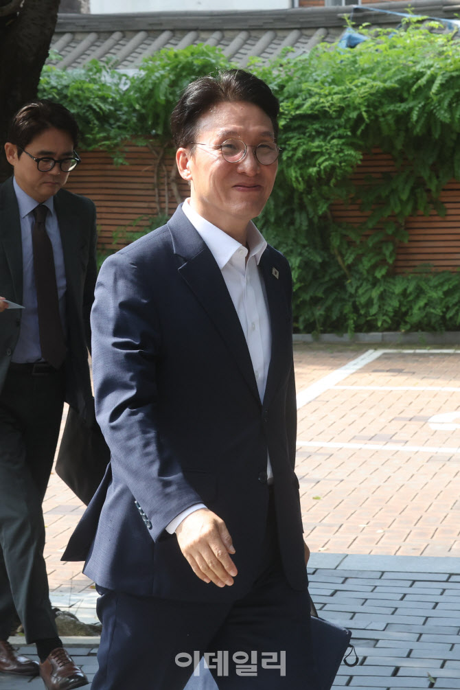 [포토]김민석 총리 후보자, 미소로 출근