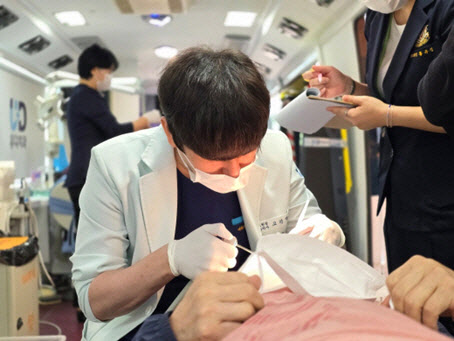 유디치과, 원주보훈. 원주성문 요양원서 찾아가는 의료봉사 펼쳐