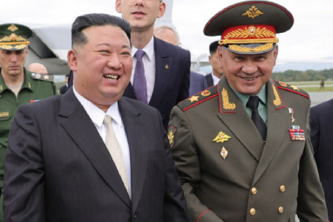 러시아 쇼이구, 김정은 회담 위해 평양 도착…“푸틴 특별지시”(종합)