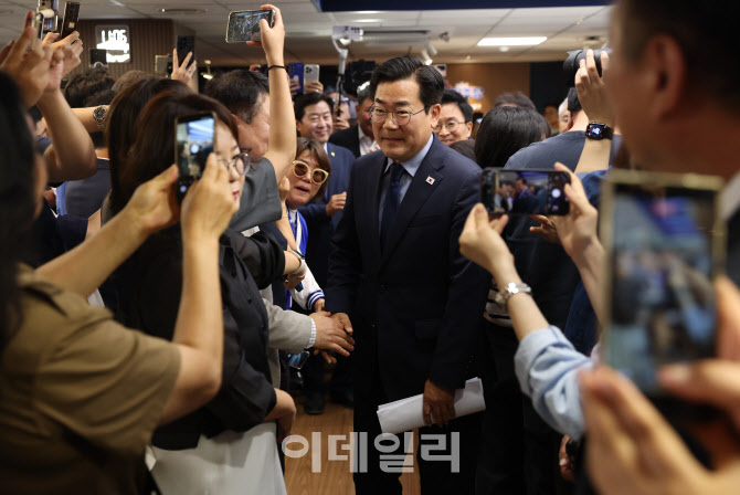 [포토]박찬대 당대표 출마, '민주당에 유능하고 유연한 사람 필요'