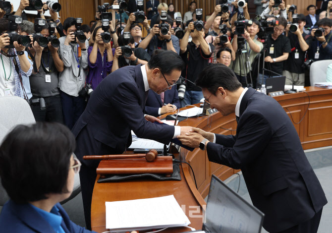 [포토]김민석, '이재명 정부 첫 국무총리 후보자 인사청문회'