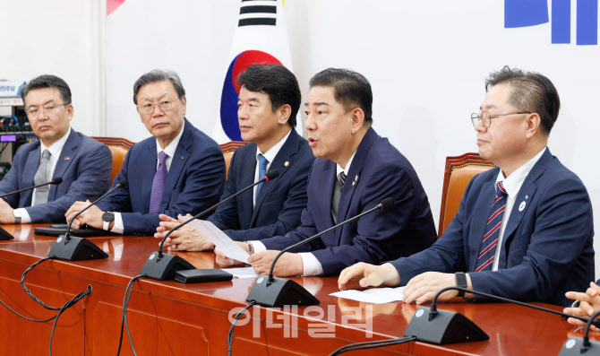 [포토]더불어민주당-경제6단체 상근부회장단 간담회 열려