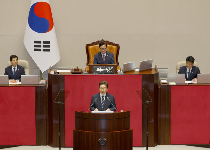 [속보]李대통령 "취약차주 113만명 장기연체채권 소각"