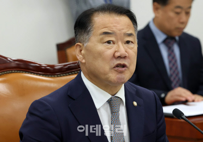 [포토]발언하는 신성범 정보위원장